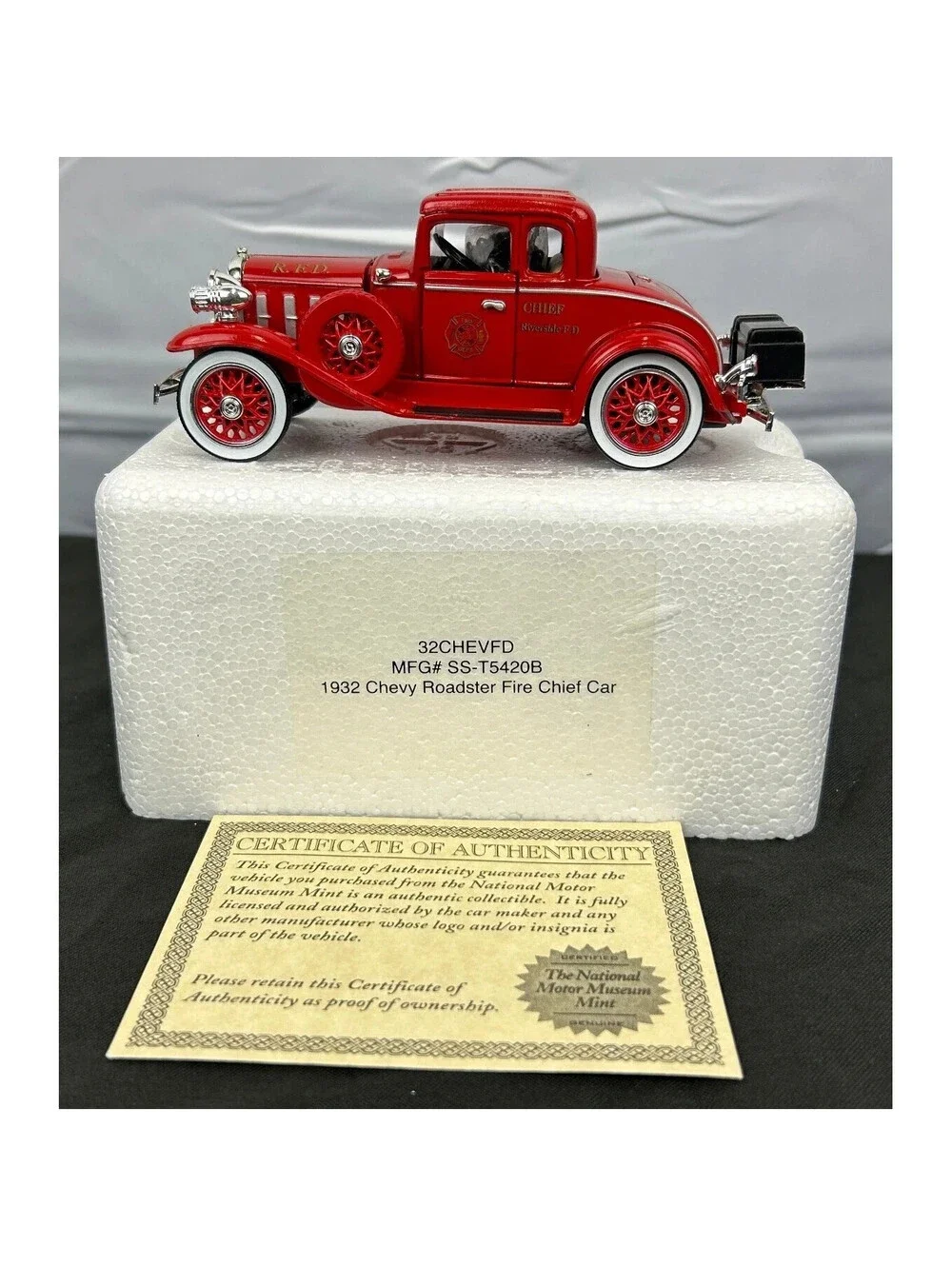 National Motor Museum Set, 1932 Chevrolet Fire Chief, 1941 Chevrolet Flatbed